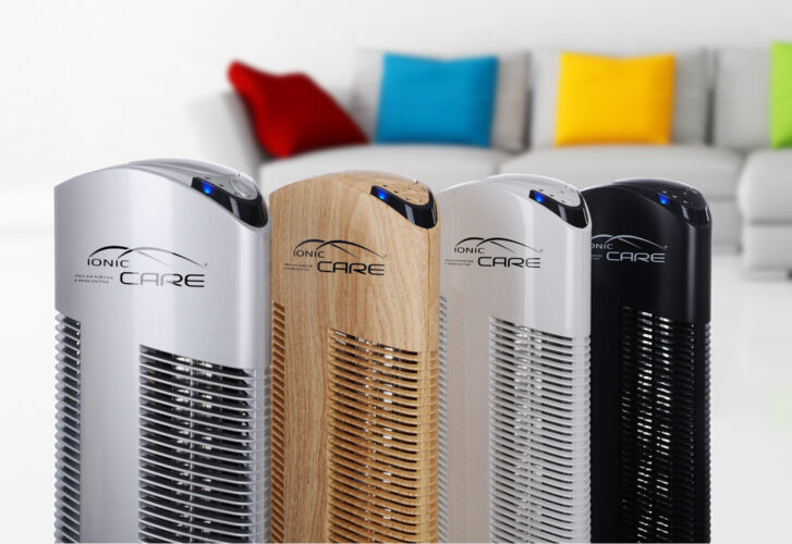 Purificatore d'aria Ionic-CARE, 4 barevné varianty, stříbrná, dekor dřeva, bianco perlato, nera